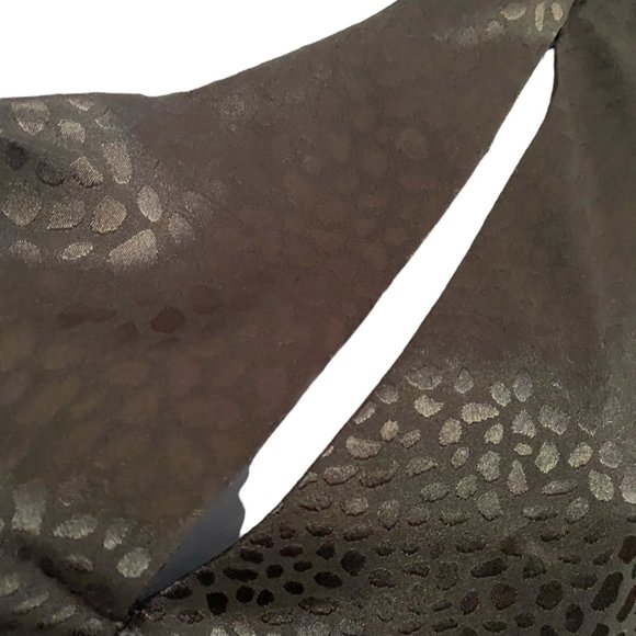 Milk & Honey Black on Black Peek-a-Boo Cut Out Front Puff Short Sleeves Sz L #01 - Picture 4 of 8